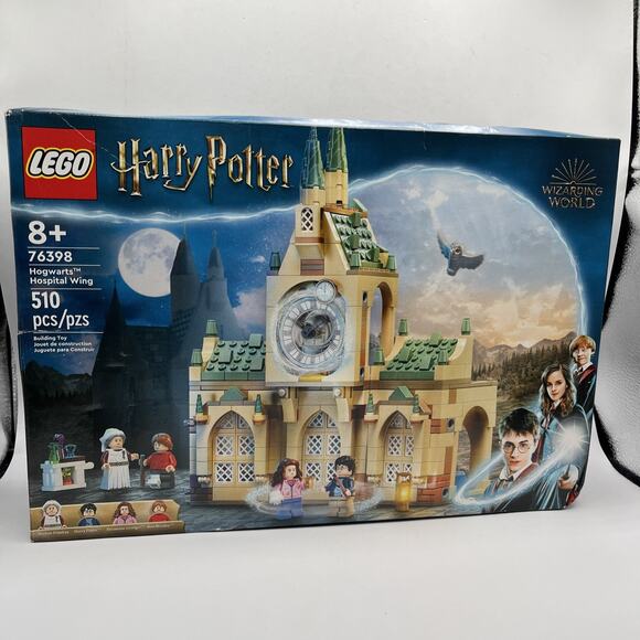 LEGO Harry Potter: Hogwarts Hospital Wing (76398) 510 Pcs Retired Damaged Box - Picture 1 of 8